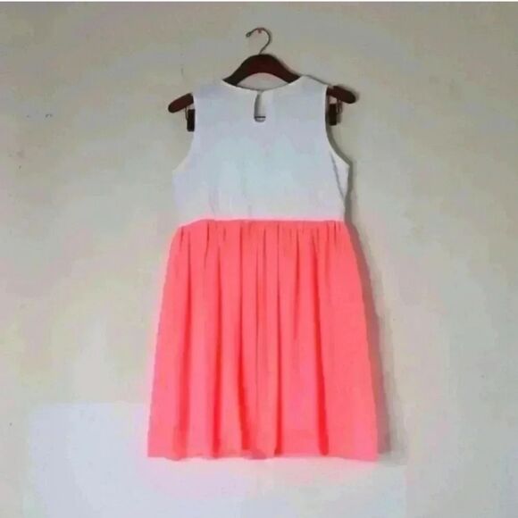 Pinky Dress 👗 - Picture 7 of 10